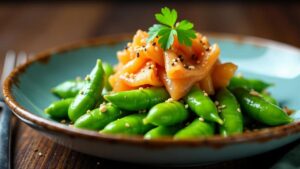 Edamame mit geräuchertem Fisch